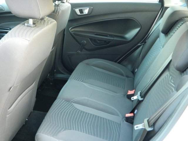 2013 Ford Fiesta ZETEC TDCI image 6