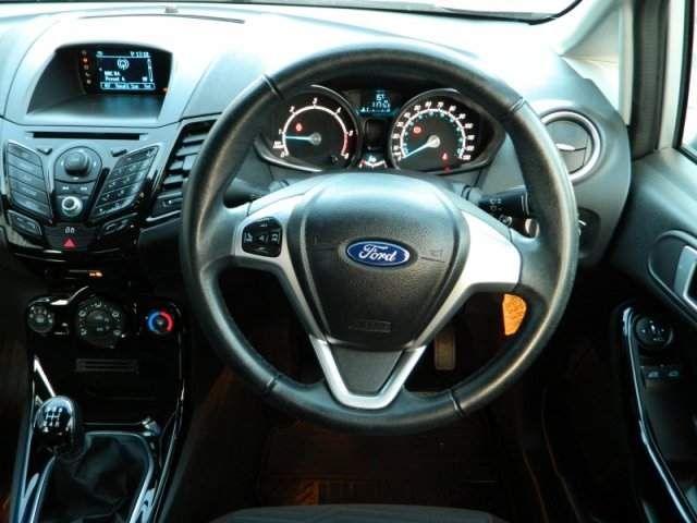 2013 Ford Fiesta ZETEC TDCI image 7