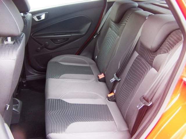 2013 Ford Fiesta ZETEC TDCI image 6