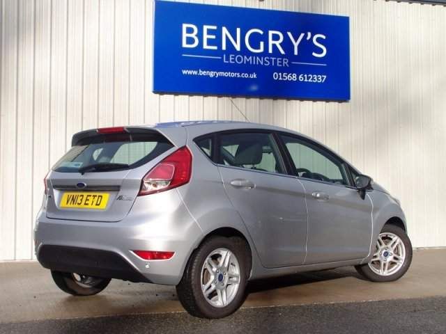 2013 Ford Fiesta ZETEC image 2