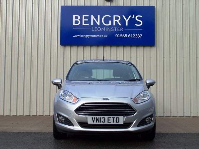 2013 Ford Fiesta ZETEC image 3