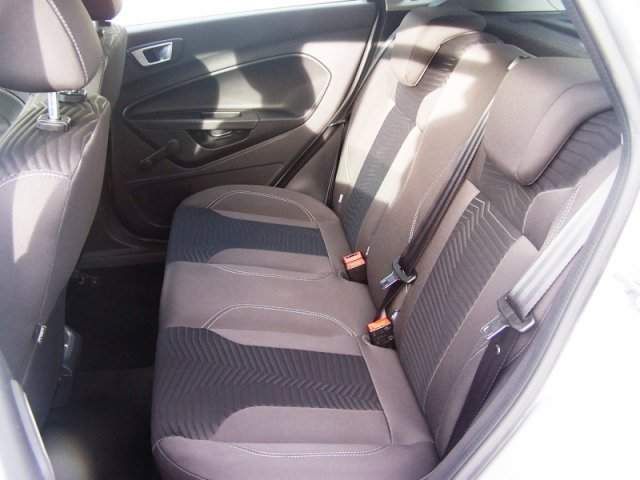 2013 Ford Fiesta ZETEC image 6