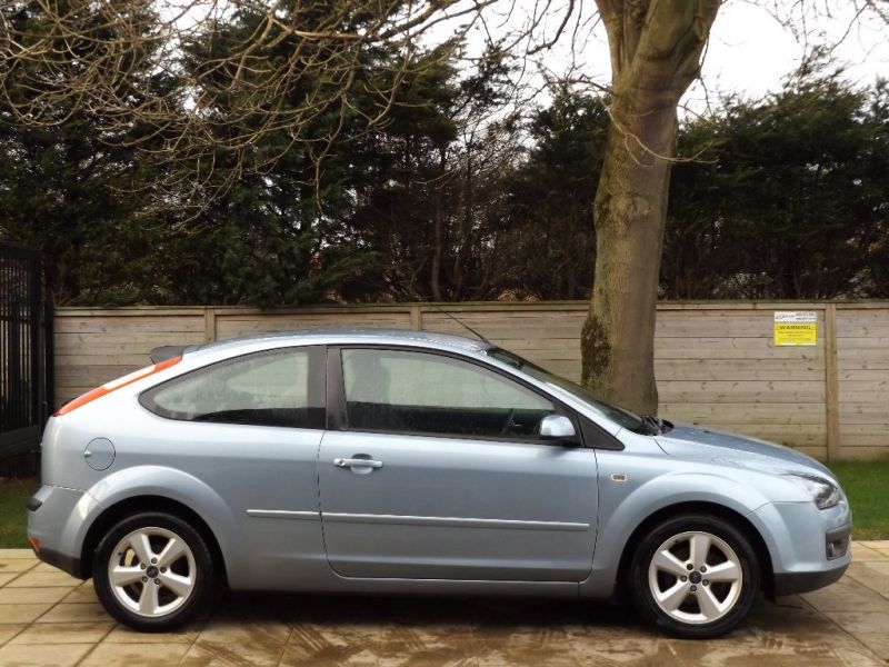 2007 Ford Focus 1.6 Zetec 3dr image 2