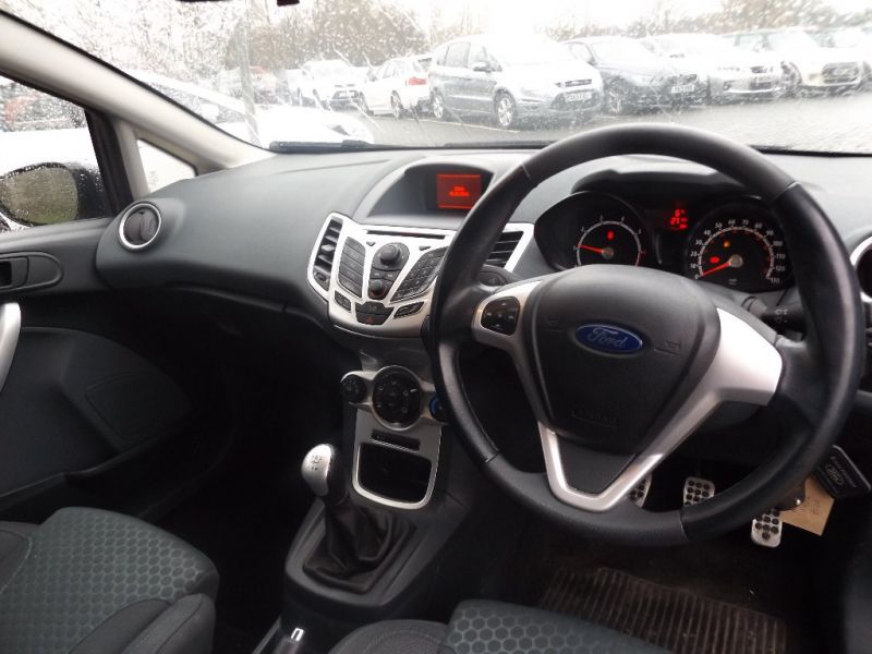 2010 Ford Fiesta 1.6 Zetec S 3dr image 4