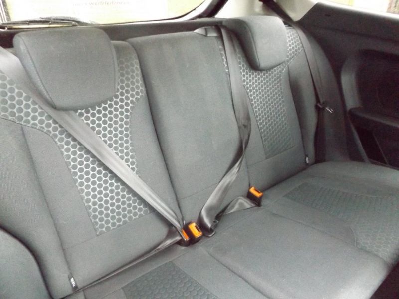 2010 Ford Fiesta 1.6 Zetec S 3dr image 6