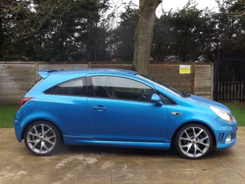 2010 Vauxhall Corsa 1.6 i Turbo 16v 3dr image 2