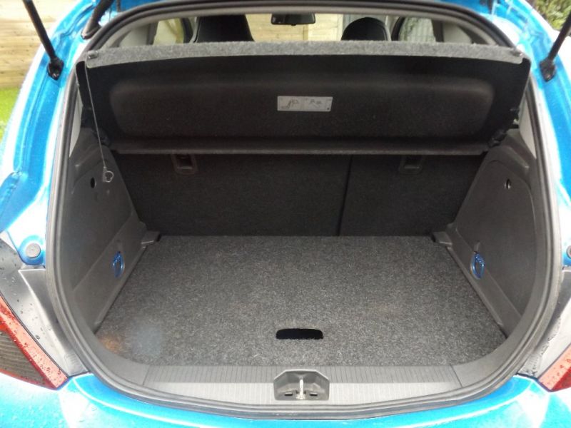 2010 Vauxhall Corsa 1.6 i Turbo 16v 3dr image 8