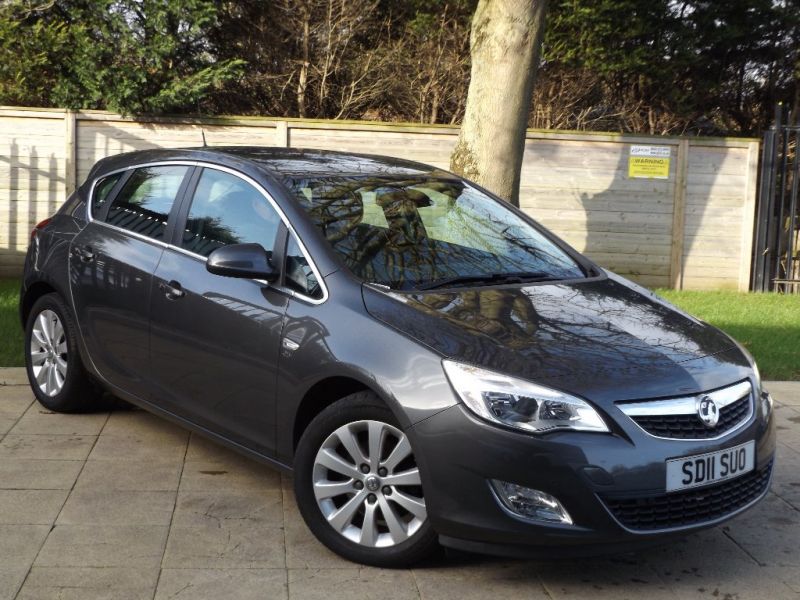 2011 Vauxhall Astra 1.7 CDTi 5dr image 1