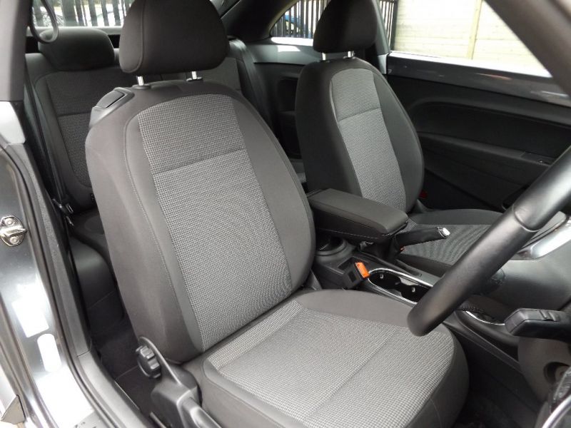 2012 Volkswagen Beetle 2.0 TDI 3dr image 5