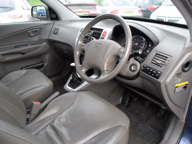 2007 HYUNDAI TUCSON CDX CRTD 4WD image 6