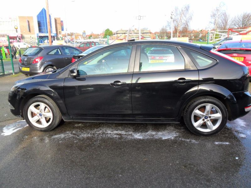 2009 FORD FOCUS ZETEC image 2