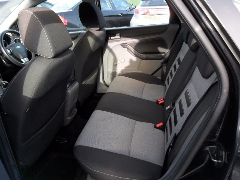 2009 FORD FOCUS ZETEC image 7