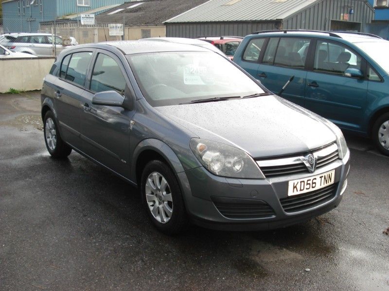 2006 Vauxhall Astra 1.8i 16v Club 5d image 1