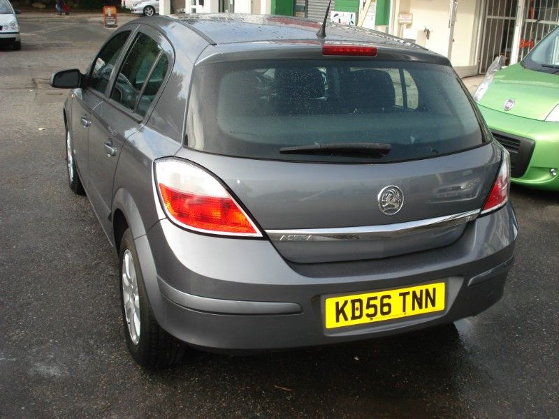 2006 Vauxhall Astra 1.8i 16v Club 5d image 4
