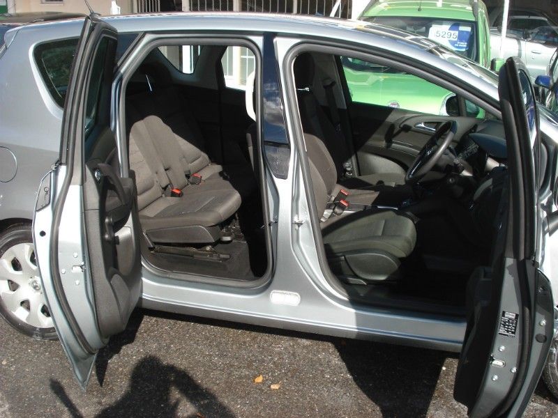 2011 Vauxhall Meriva 1.4 16v 5d image 4