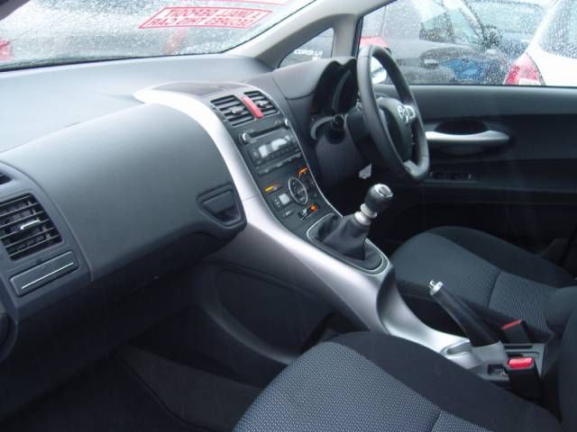 2010 TOYOTA AURIS 1.6 5dr image 5