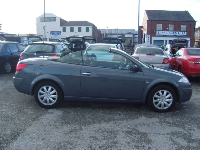 2006 RENAULT MEGANE 1.5 dCi 2dr image 4