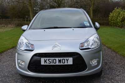 2010 CITROEN C3 1.4 VTR PLUS HDI 5d image 2