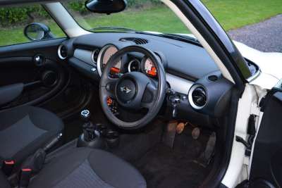 2011 MINI HATCH ONE 1.6 3d image 4