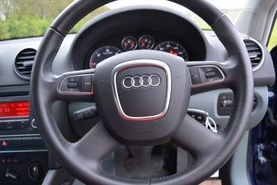 2011 AUDI A3 2.0 SPORTBACK TDI SE 5d image 5