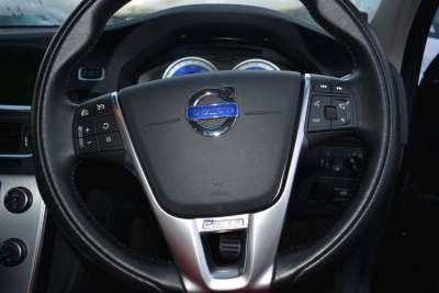 2012 VOLVO V60 2.0 D3 R-DESIGN 5d image 4