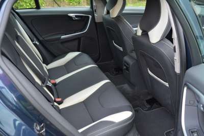 2012 VOLVO V60 2.0 D3 R-DESIGN 5d image 7