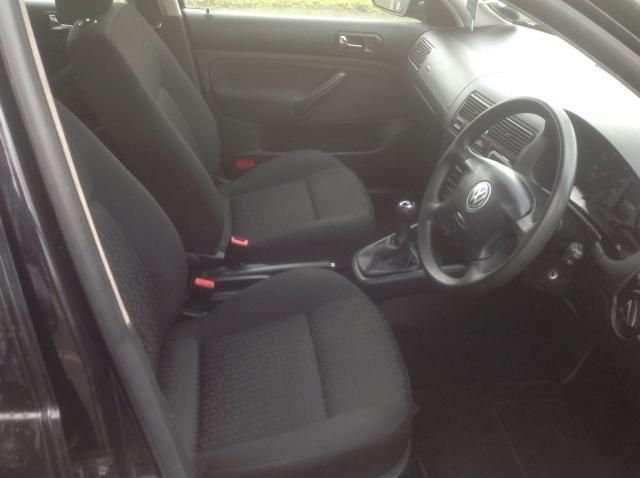 2004 VOLKSWAGEN GOLF 1.6 5d image 7