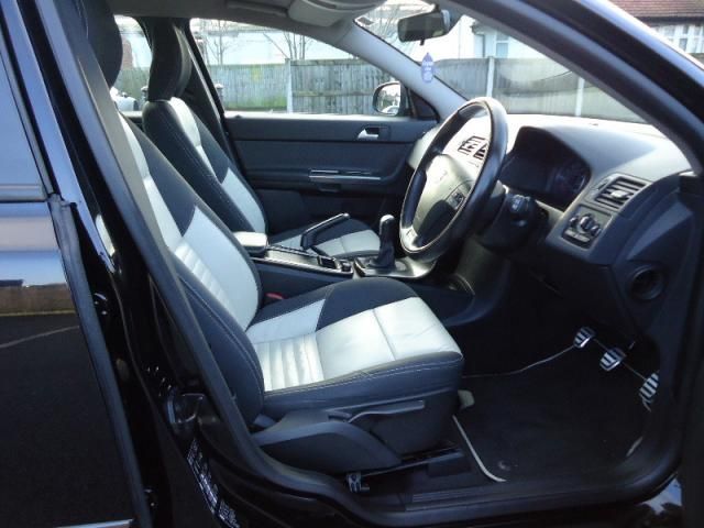2010 VOLVO V50 2.0 D R-DESIGN 5d image 5