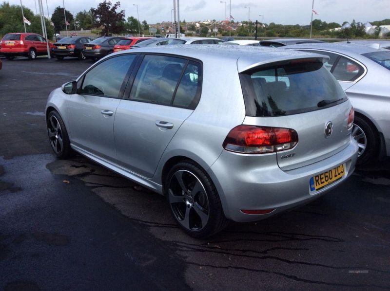 2011 Volkswagen Golf S TDI image 4