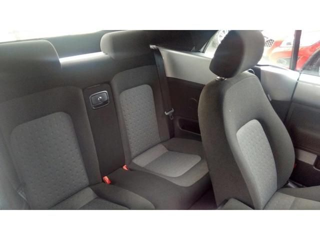 2005 VOLKSWAGEN BEETLE 1.6 2dr image 6