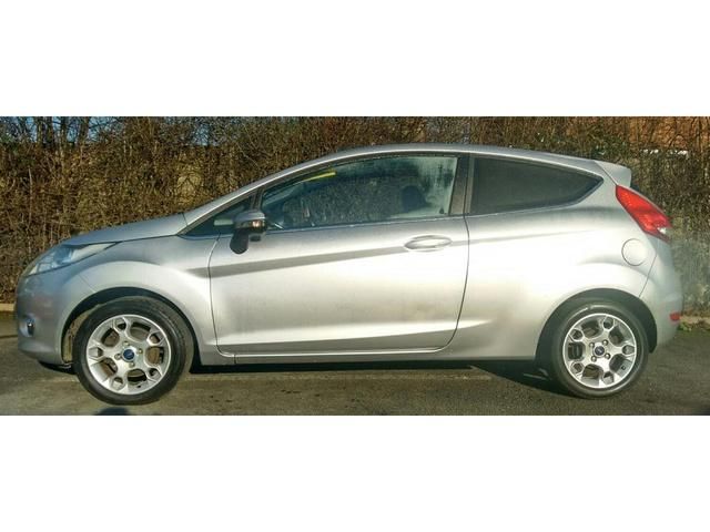 2010 FORD FIESTA 1.4 3dr image 2