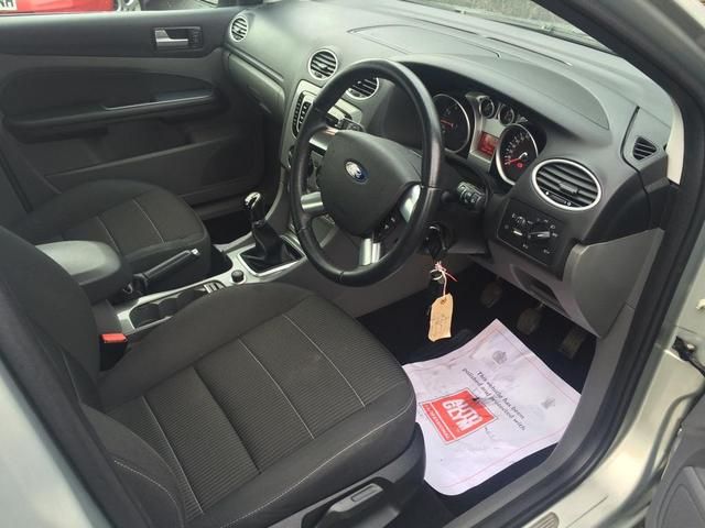 2009 FORD FOCUS 1.6 5dr image 4