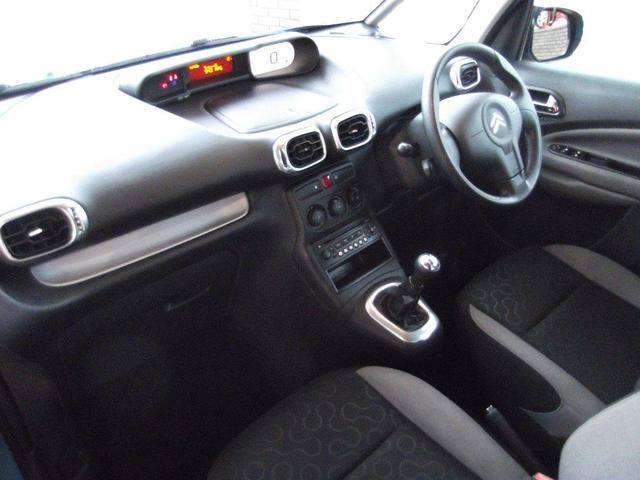 2010 CITROEN C3 PICASSO 1.6 5dr image 5