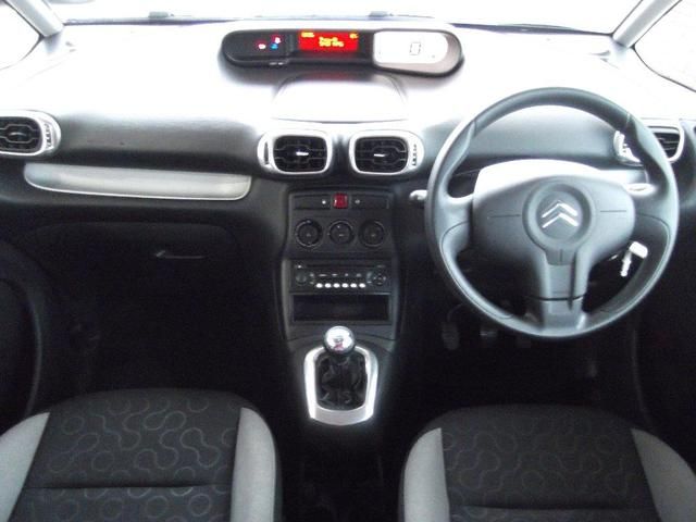 2010 CITROEN C3 PICASSO 1.6 5dr image 8