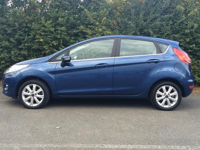 2010 FORD FIESTA 1.3 5dr image 2