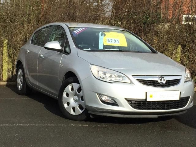 2011 VAUXHALL ASTRA 1.6 5dr image 1