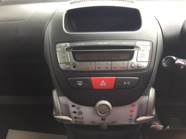 2011 PEUGEOT 107 1.0 URBAN 5d image 7