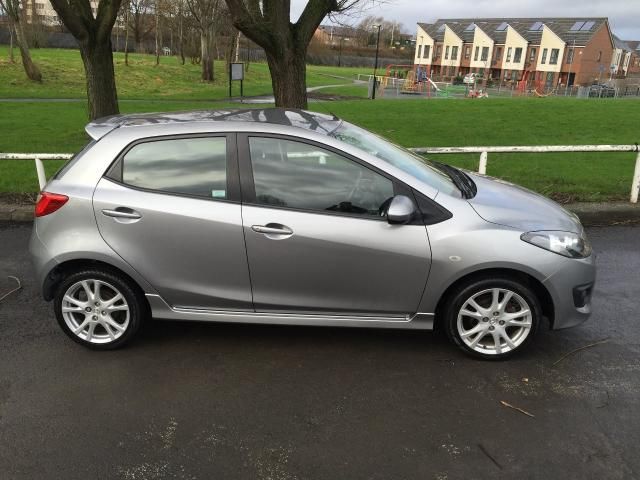 2010 MAZDA 2 1.3 TAKUYA 5d image 2