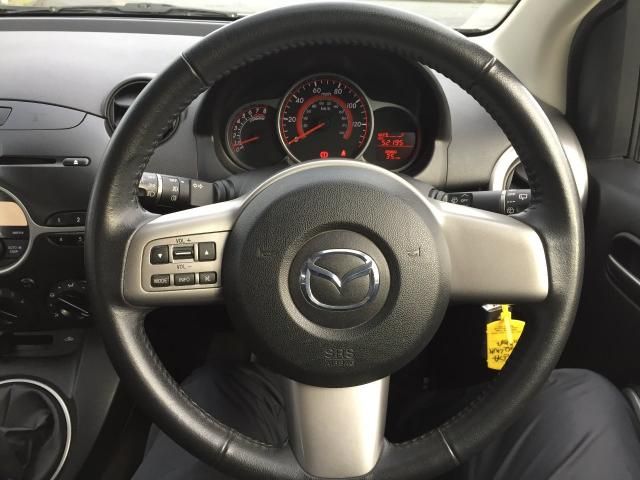 2010 MAZDA 2 1.3 TAKUYA 5d image 6