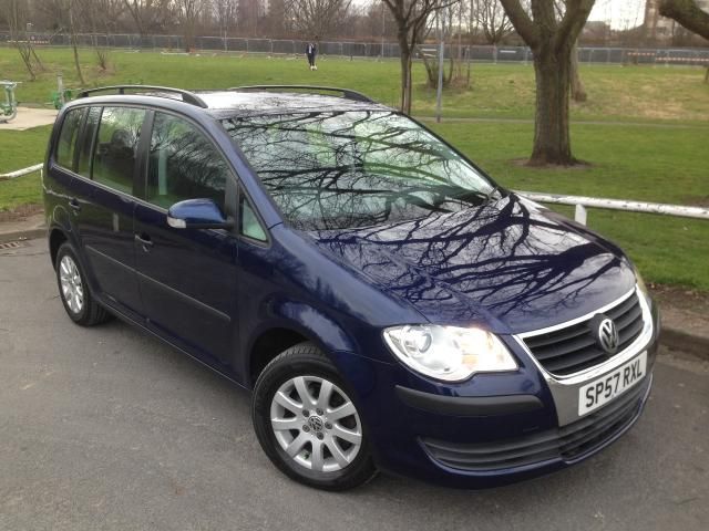 2007 VOLKSWAGEN TOURAN 1.9 S TDI 5d image 1