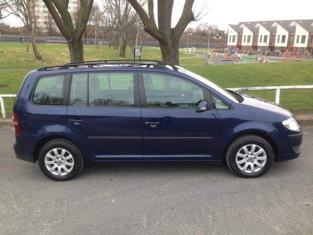 2007 VOLKSWAGEN TOURAN 1.9 S TDI 5d image 2