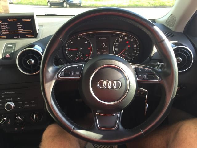 2011 AUDI A1 1.6 TDI SPORT 3d image 6