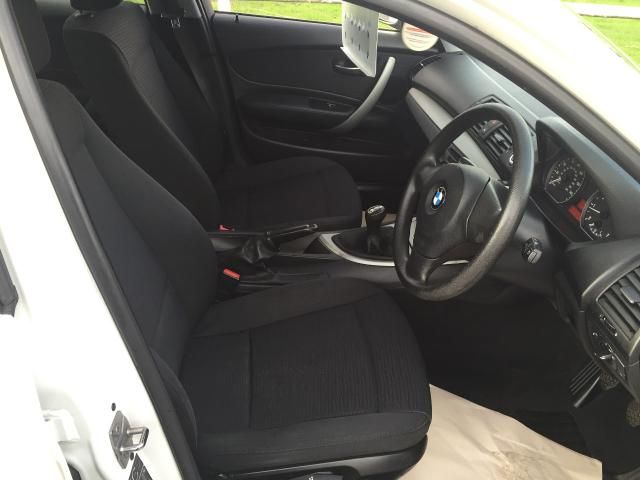 2009 BMW 1 SERIES 2.0 ES 5d image 6