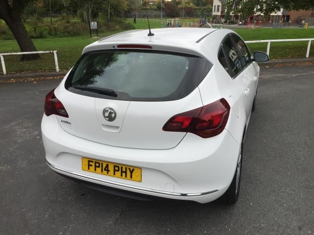 2014 VAUXHALL ASTRA 1.4 SRI 5d image 4
