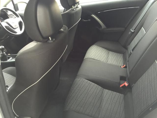 2012 TOYOTA AVENSIS 2.0 D-4D T2 5d image 7