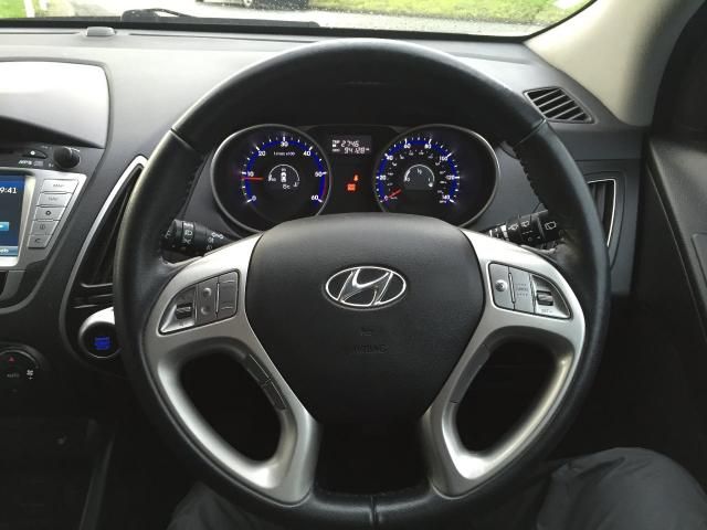 2012 HYUNDAI IX35 1.7 5d image 6