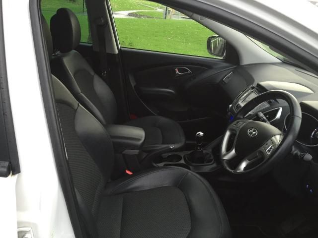 2012 HYUNDAI IX35 1.7 5d image 8