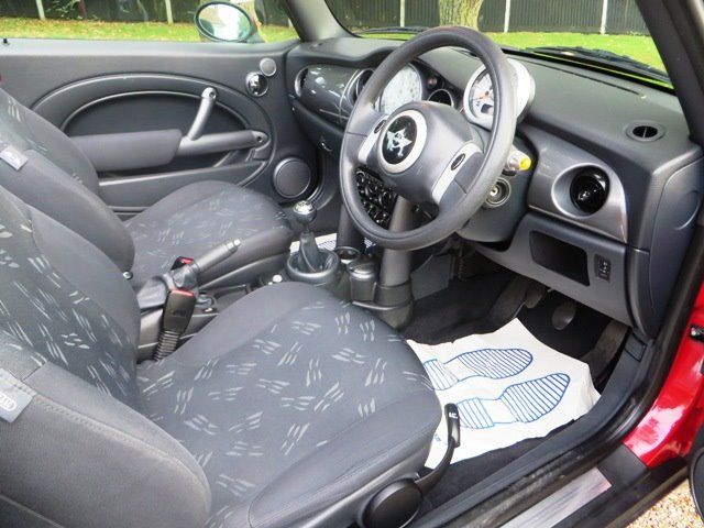 2005 MINI CONVERTIBLE 1.6 ONE 2d image 7