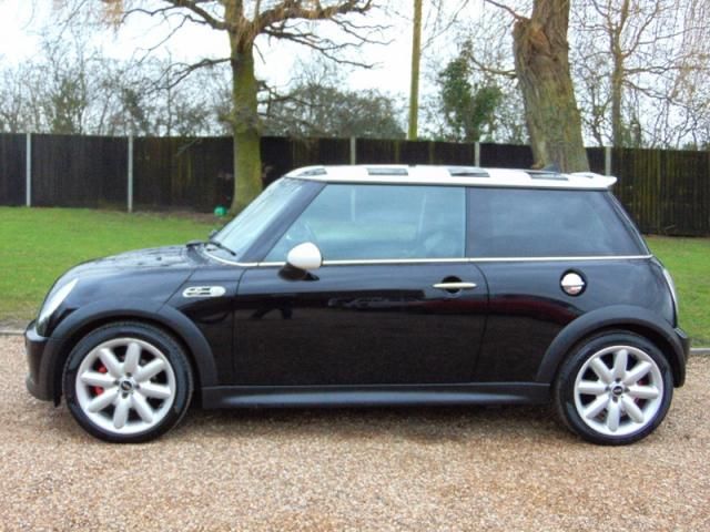 2004 MINI HATCH 1.6 COOPER S 3d image 3