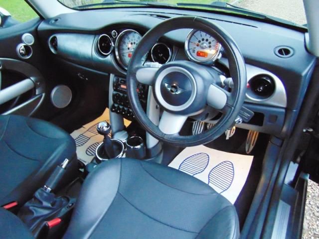 2004 MINI HATCH 1.6 COOPER S 3d image 7
